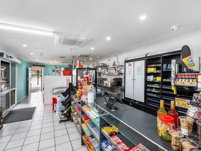 scarness-food-store-ice-creamery-3