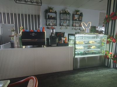 cafe-restaurant-with-liquor-license-2