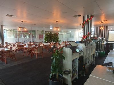cafe-restaurant-with-liquor-license-0