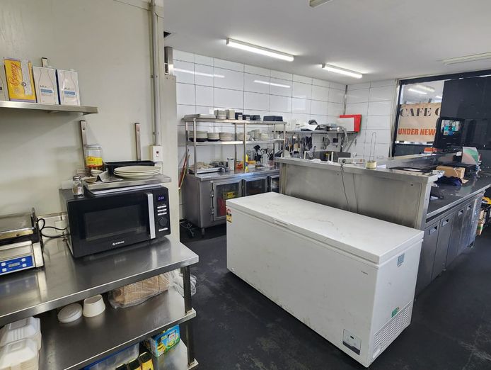 takeaway-cafe-in-industry-park-for-sale-5
