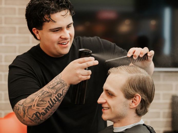 new-ownership-ultimate-barbershop-experience-franchise-smarter-with-tommy-guns-2