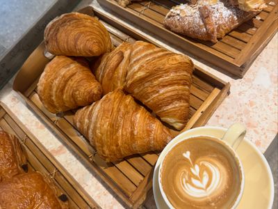 well-known-gold-coast-cafe-for-sale-prime-opportunity-3