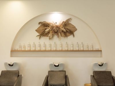 thriving-hair-salon-with-loyal-client-base-prime-location-of-burnett-heads-0