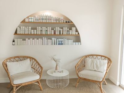 thriving-hair-salon-with-loyal-client-base-prime-location-of-burnett-heads-3