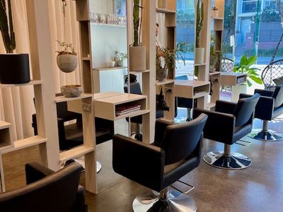 premium-bayside-salon-12-chairs-prime-elsternwick-location-170k-0