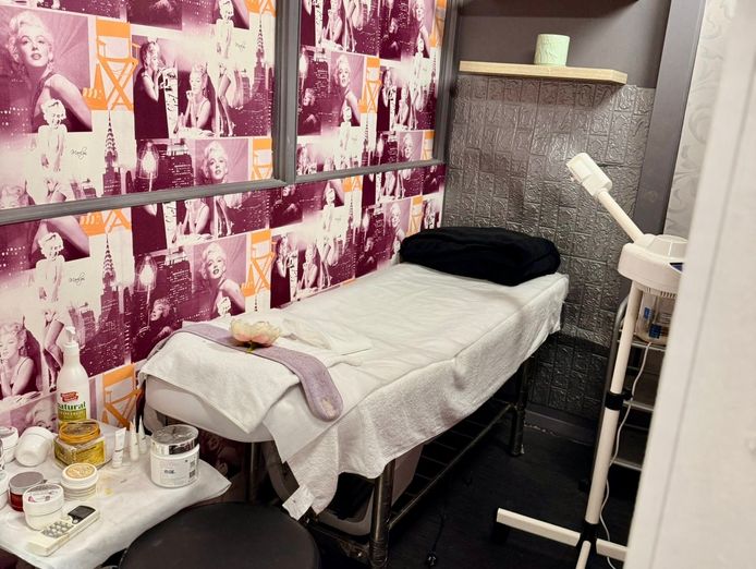 beauty-and-hair-salon-for-sale-3