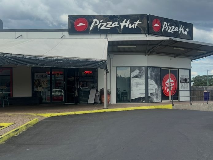 pizza-hut-warwick-qld-established-business-0