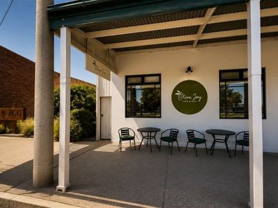 olive-joy-business-amp-freehold-opportunity-1