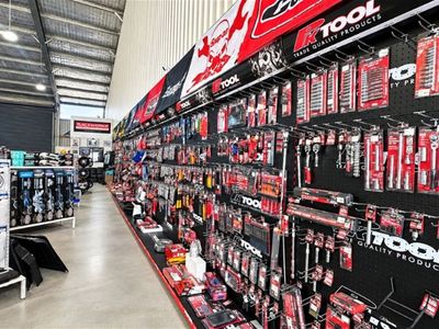auto-parts-professionals-built-for-car-lovers-4