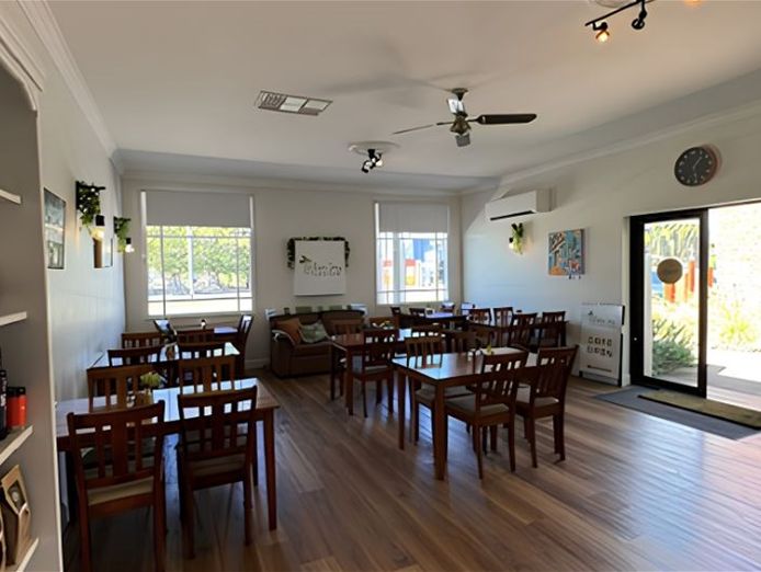 olive-joy-business-amp-freehold-opportunity-5