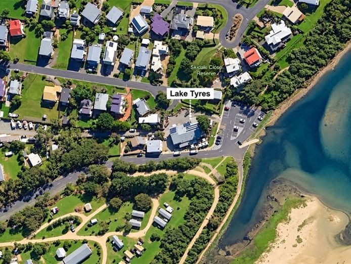 iconic-coastal-tavern-and-freehold-for-sale-5