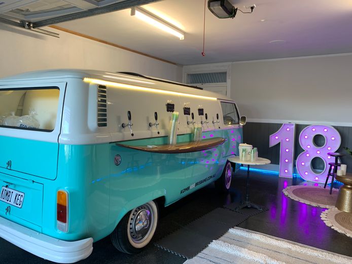 unique-mobile-bar-opportunity-kombi-keg-brisbane-4