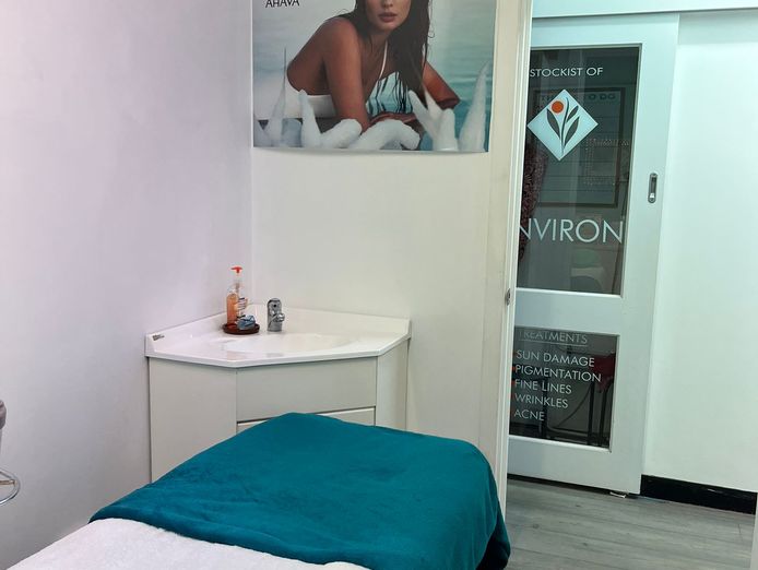 beauty-nails-business-for-sale-prime-location-3