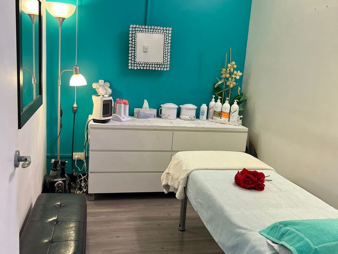 beauty-nails-business-for-sale-prime-location-1