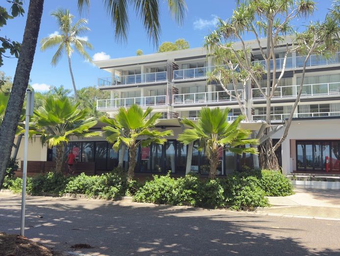 beachfront-cafe-7