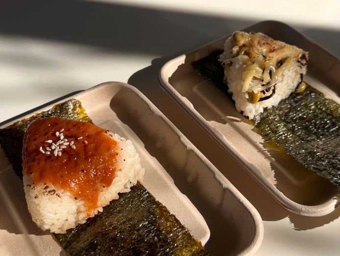 authentic-japanese-food-stall-onigiri-0