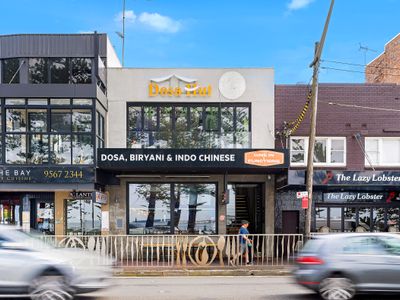 spectacular-2-storey-waterfront-gem-with-two-bars-bistro-and-rare-2am-licence-5