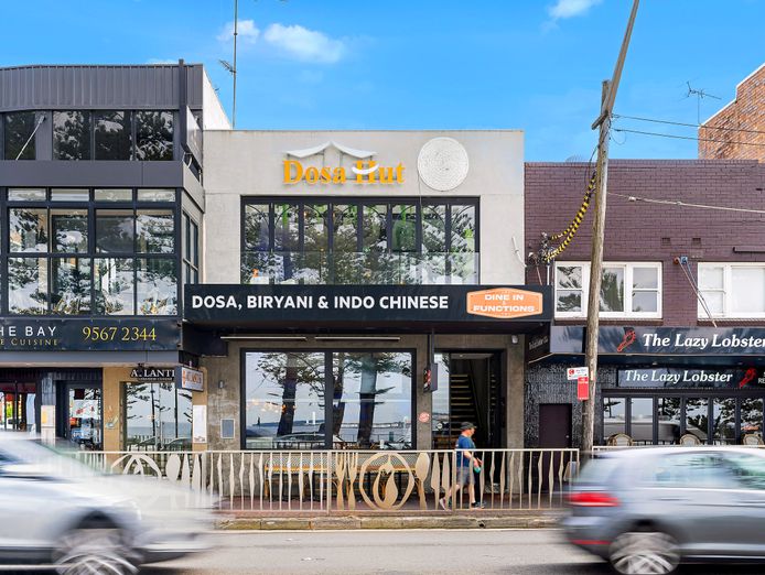 spectacular-2-storey-waterfront-gem-with-two-bars-bistro-and-rare-2am-licence-5