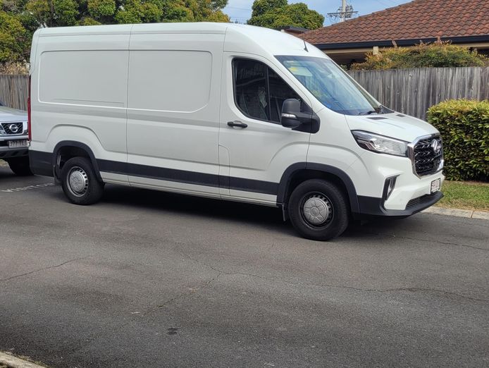 couriers-please-franchise-partner-delivery-business-for-sale-included-van-0