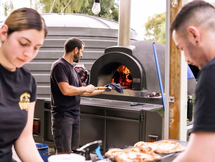 prominent-mobile-pizza-catering-business-in-adelaide-0