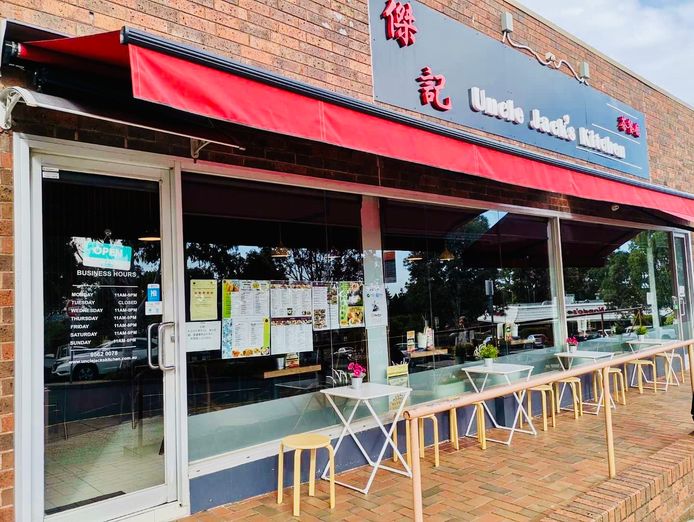 established-well-loved-asian-restaurant-cafe-in-wheelers-hill-shopping-centre-0