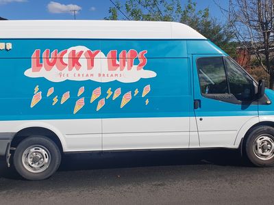 lucky-lips-ice-cream-van-for-sale-2