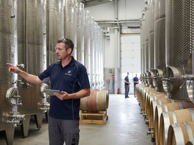 alcohol-industry-distribute-service-500k-profit-under-management-0