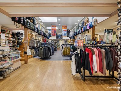 own-one-of-australias-most-iconic-surfing-businesses-1