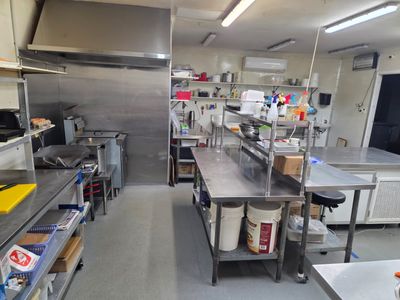 live-local-work-local-popular-country-wa-deli-for-sale-1