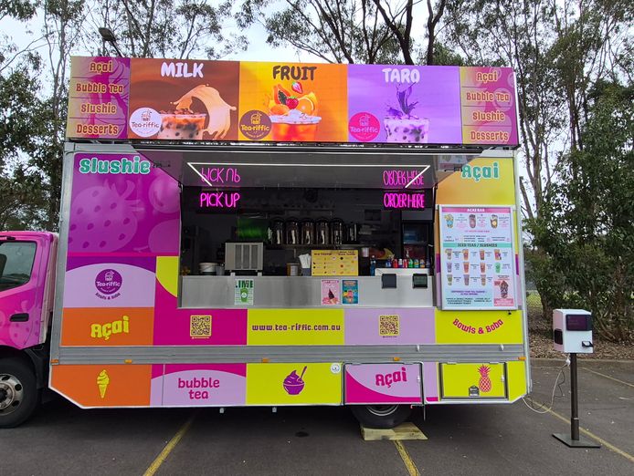 acai-bubble-tea-frozen-yogurt-slushie-and-dessrt-mobile-food-truck-business-0