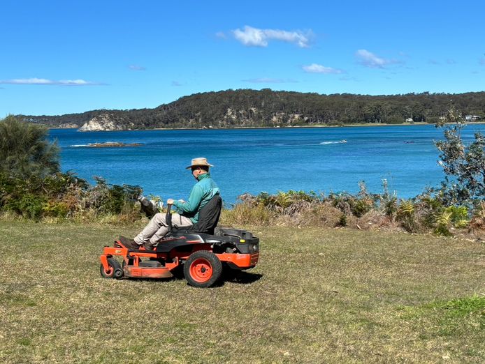 lawn-mowing-and-gardening-business-4