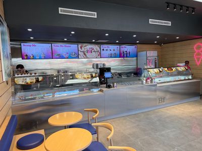baskin-robbins-logan-central-plaza-2
