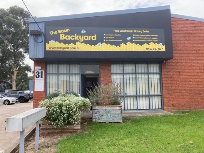 honey-beekeeping-suplies-business-0