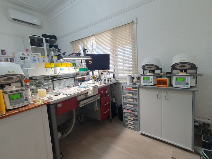 crown-and-bridge-dental-laboratory-for-sale-1