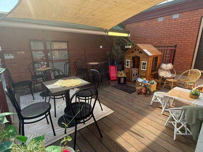 mudgeeraba-cafe-for-sale-family-friendly-new-fit-out-0