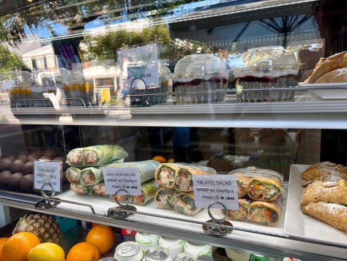 health-food-cafe-with-attached-waterfront-site-0