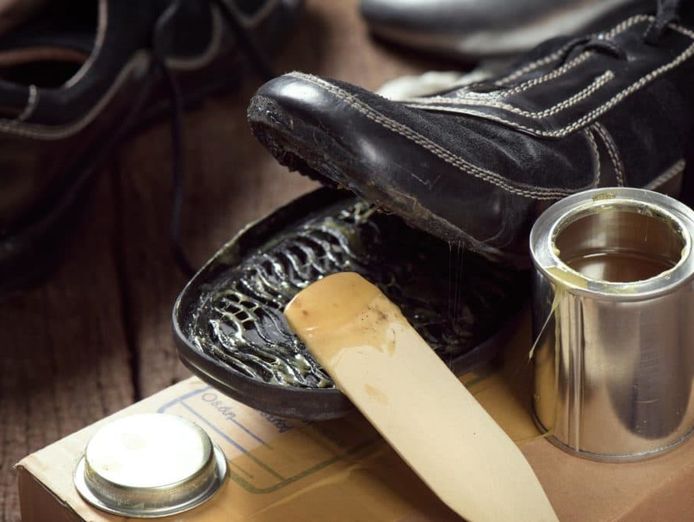 established-profitable-shoe-repair-key-cutting-giftware-engraving-business-0