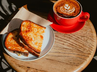 well-loved-cafe-with-loyal-customers-4