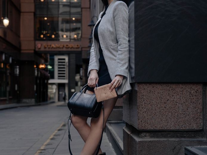 australian-brand-womens-mens-genuine-leather-bags-and-wallets-ecommrce-0
