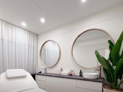 beauty-skin-clinic-prime-location-loyal-clientele-huge-growth-potential-1