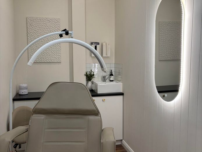 thriving-beauty-salon-loyal-clientele-prime-location-huge-growth-potential-2