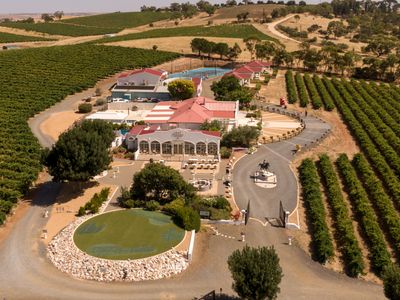 restaurant-on-iconic-winery-barossa-south-australia-0