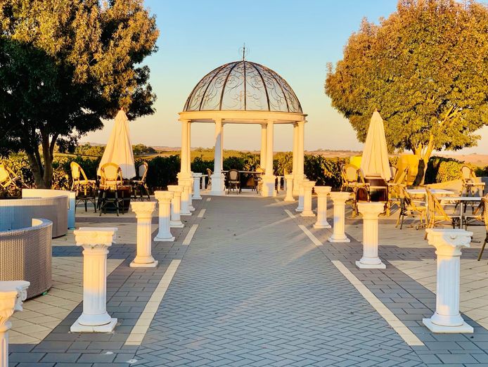 restaurant-on-iconic-winery-barossa-south-australia-5