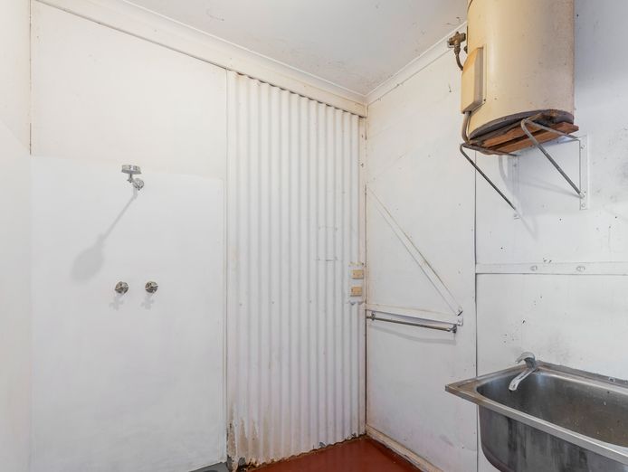 prime-freehold-established-business-7