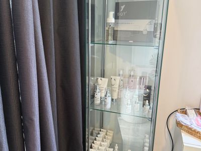 beauty-salon-and-spa-on-the-thriving-gold-coast-2