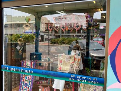 successful-small-business-in-tropical-cairns-fnq-your-dream-lifestyle-awaits-6