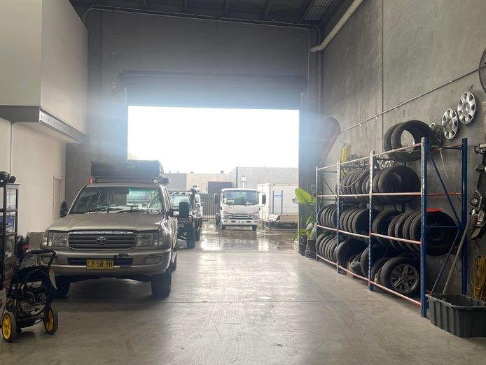 automotive-workshop-tyres-wheel-alignment-wheels-services-repair-6
