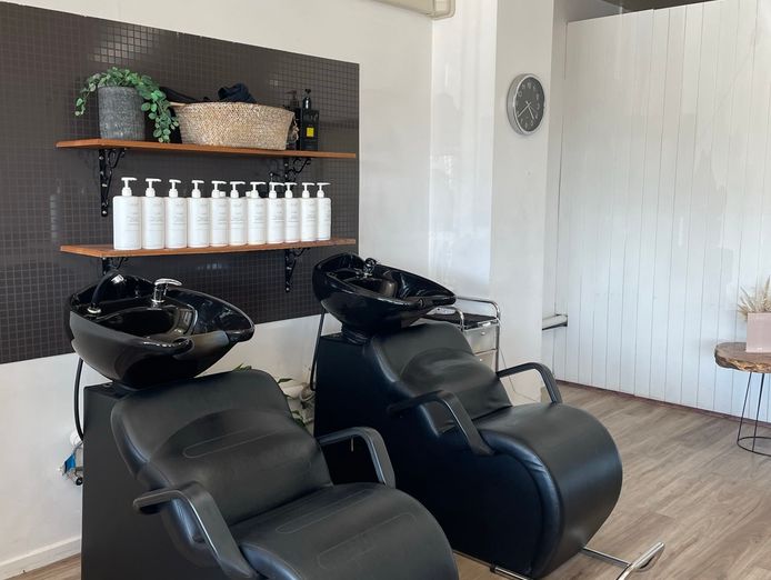 established-coastal-hair-salon-business-victoria-3984-1