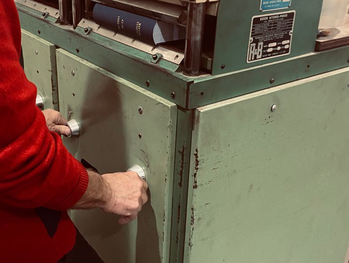 robel-bookbinders-of-distinction-machinery-and-stock-1