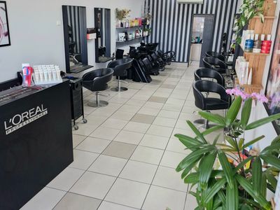 well-established-hair-salon-in-the-gap-for-sale-1